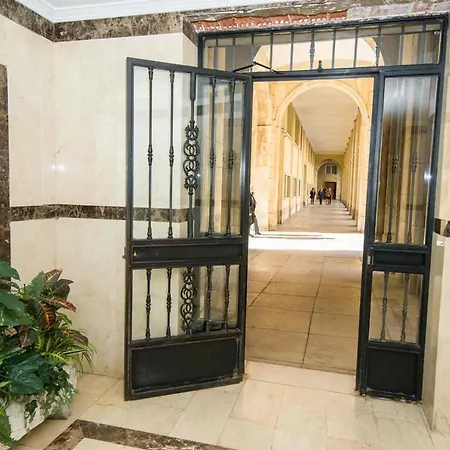 Plaza Ayuntamiento Apartment