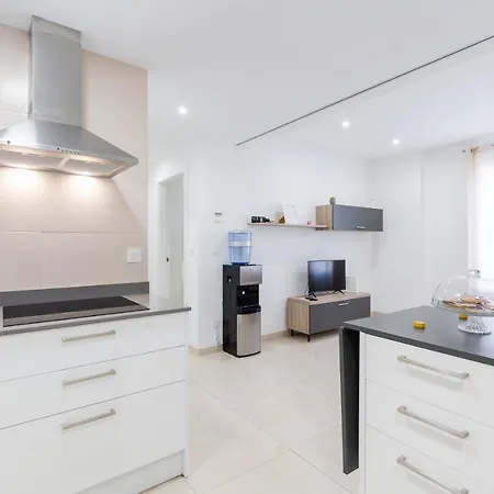 Plaza Ayuntamiento Apartment